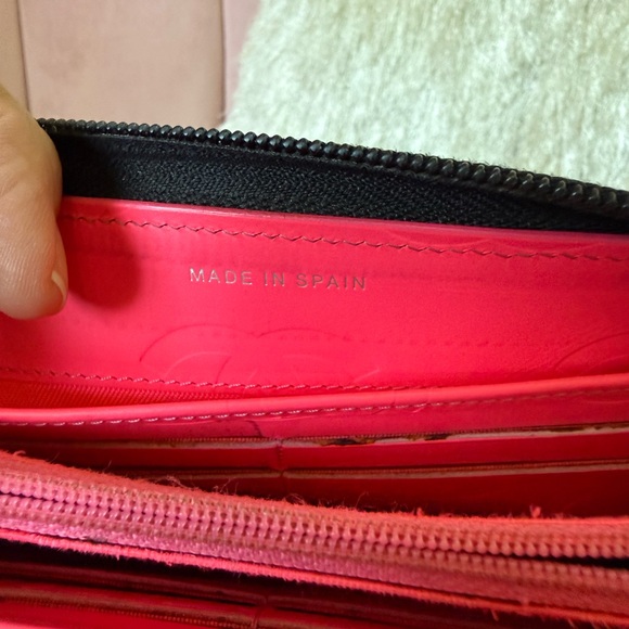 💯 Auth CHANEL CAMBON Black Quilted Zip-Around Wallet with Hot Pink Interior - Picture 13 of 16